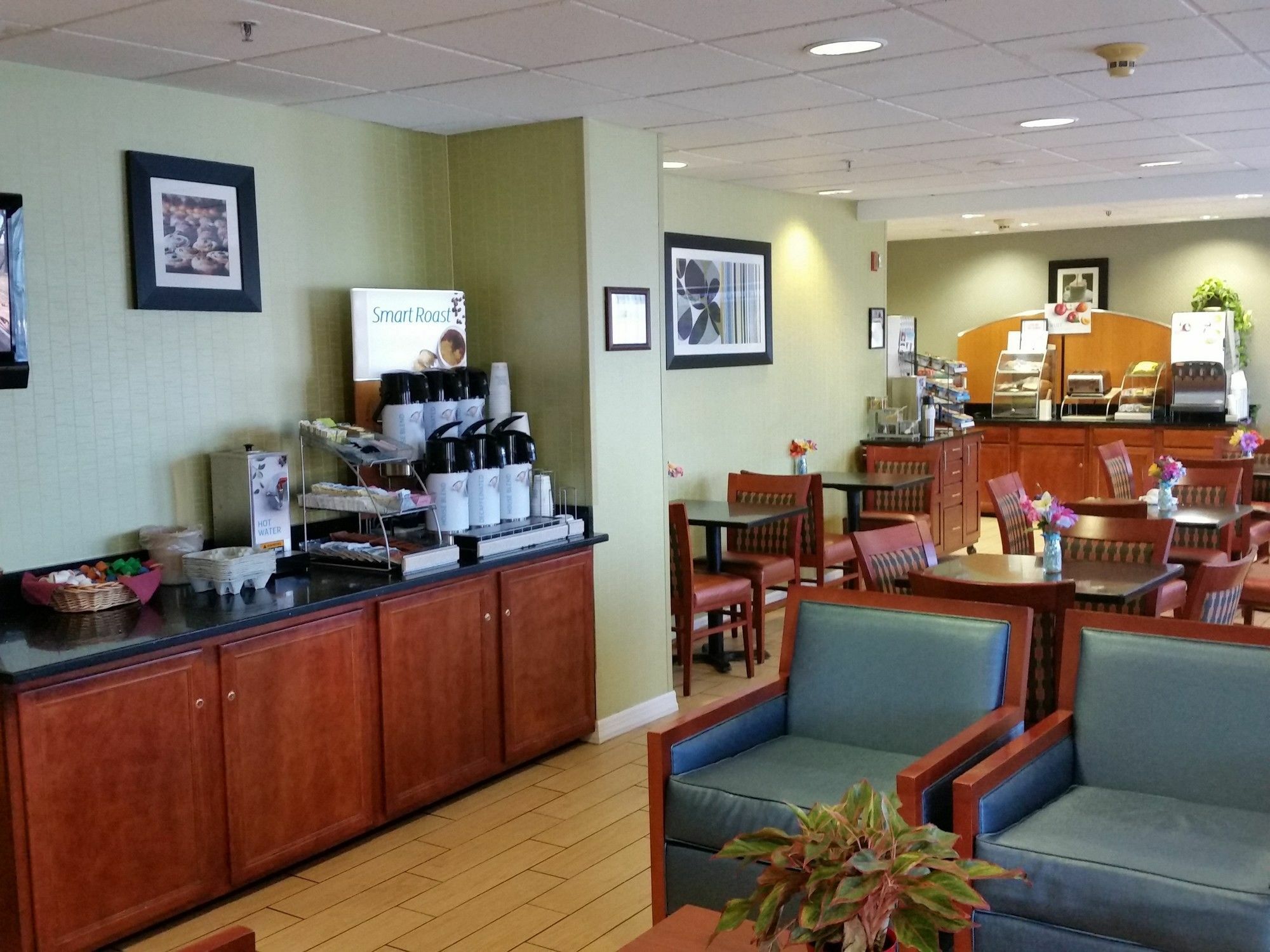 Holiday Inn Express & Suites Allentown-Dorney Park Area By Ihg Exterior foto